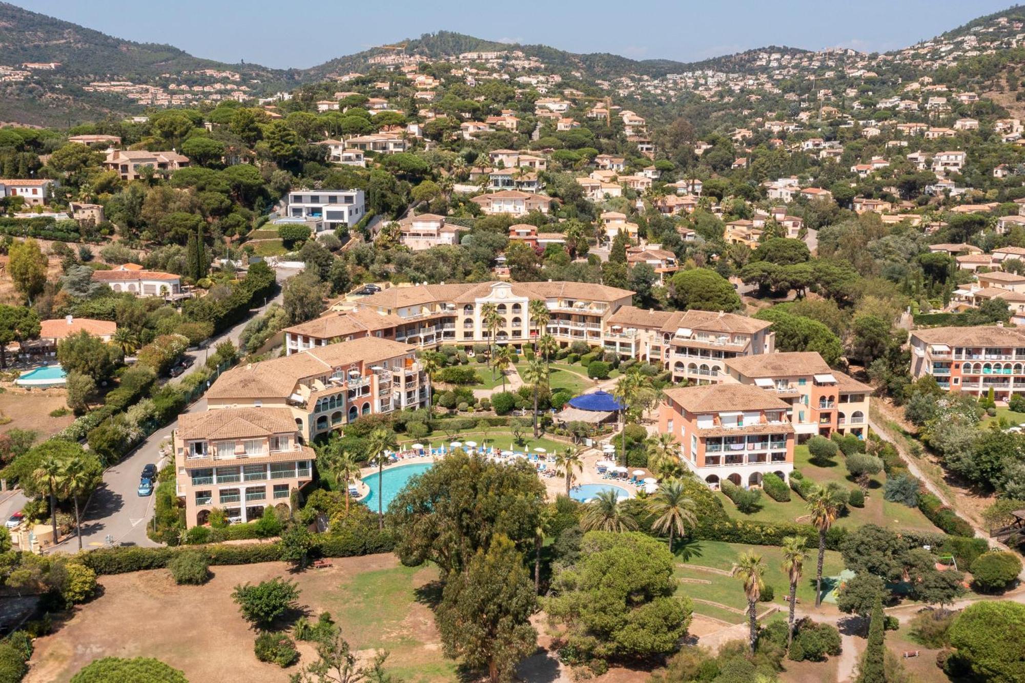 Pierre & Vacances Residence Les Rivages Des Issambres レ・ズィサンブル エクステリア 写真