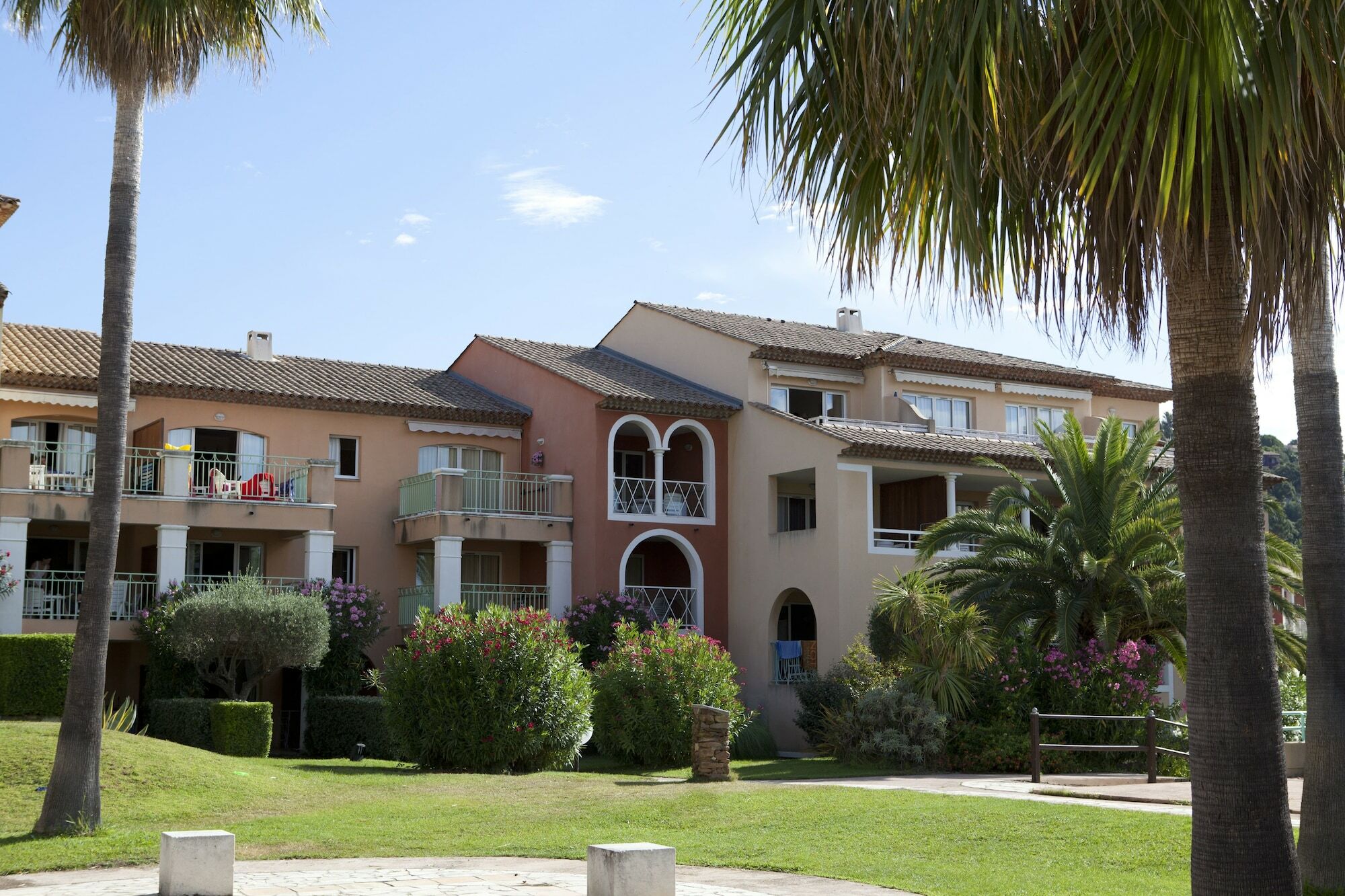 Pierre & Vacances Residence Les Rivages Des Issambres レ・ズィサンブル エクステリア 写真